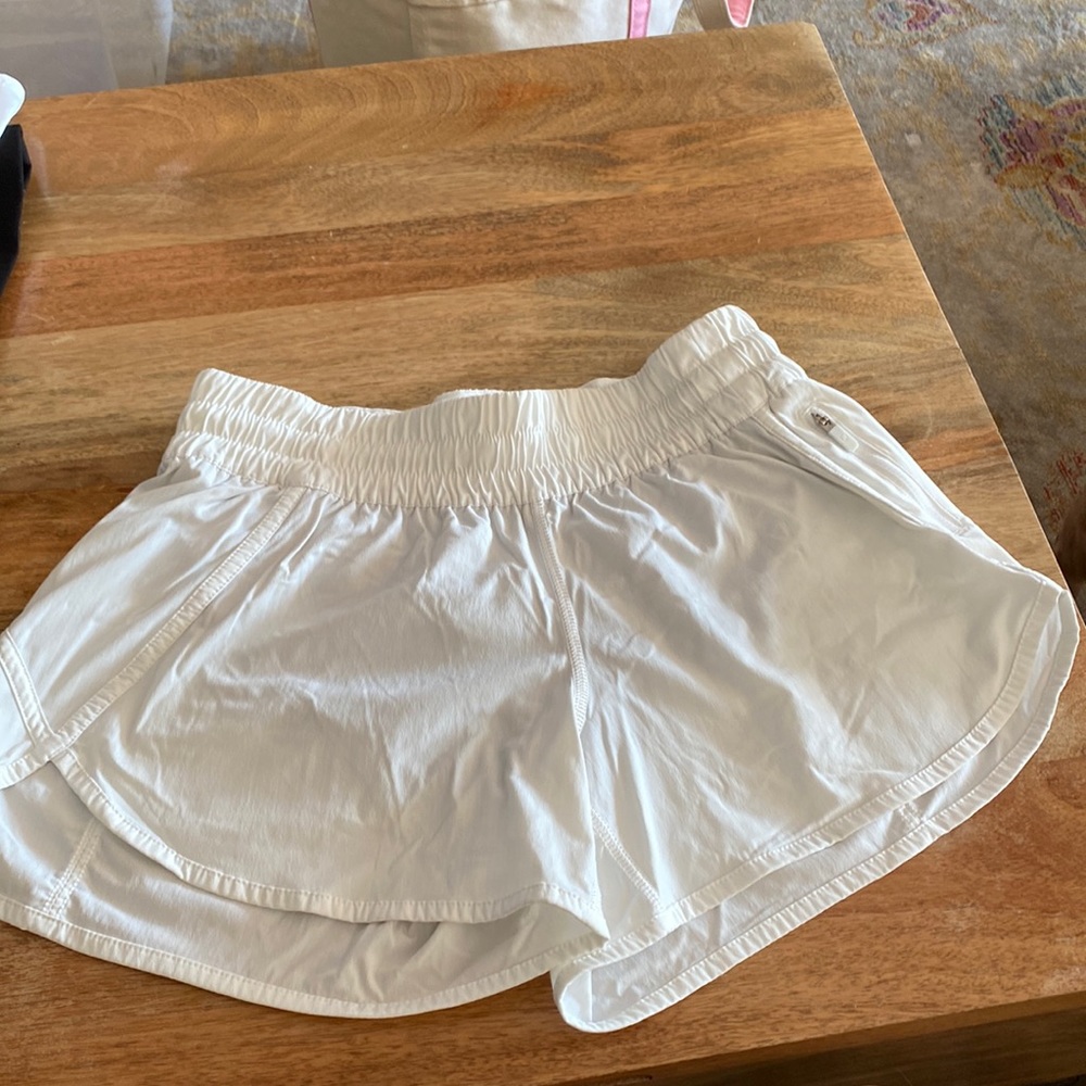 Lululemon white shorts size 8